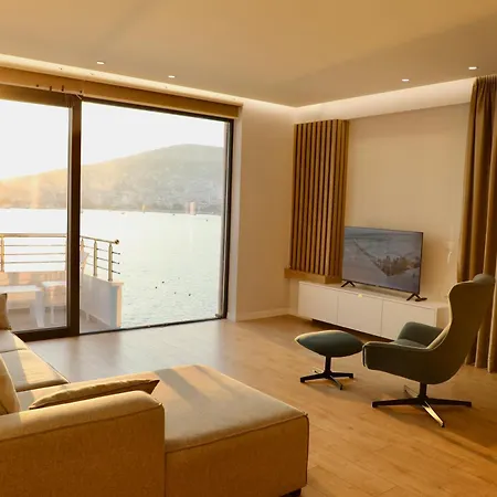 Nk * Sarandë